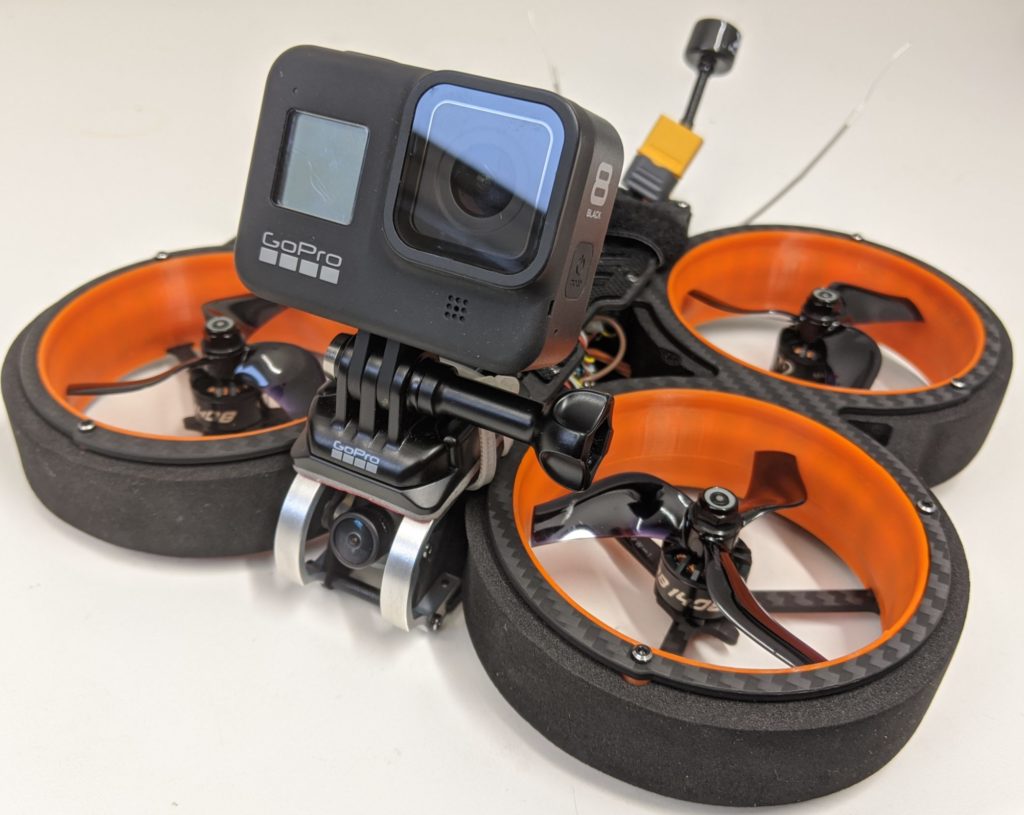 MOVIK | FPV Drohnen Pilot | Dynamische Flüge | BERLIN