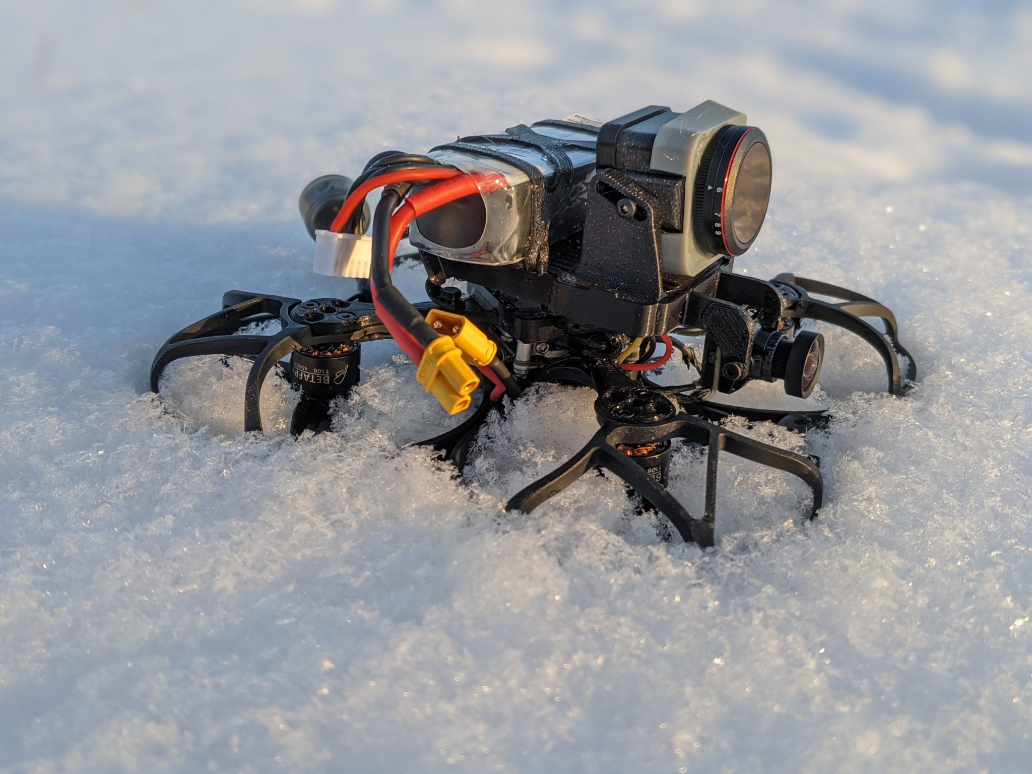 MOVIK | FPV Drohnen Pilot | Dynamische Flüge | BERLIN