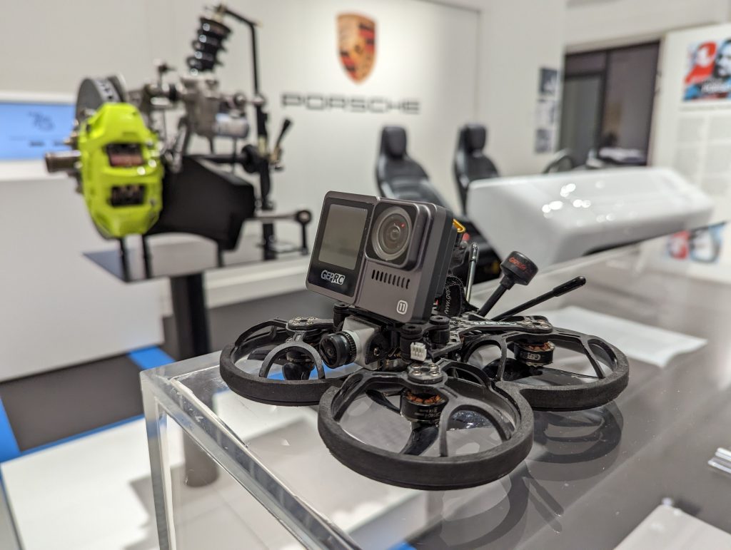 cine whoop drohne mit naked GoPro 12 Kamera